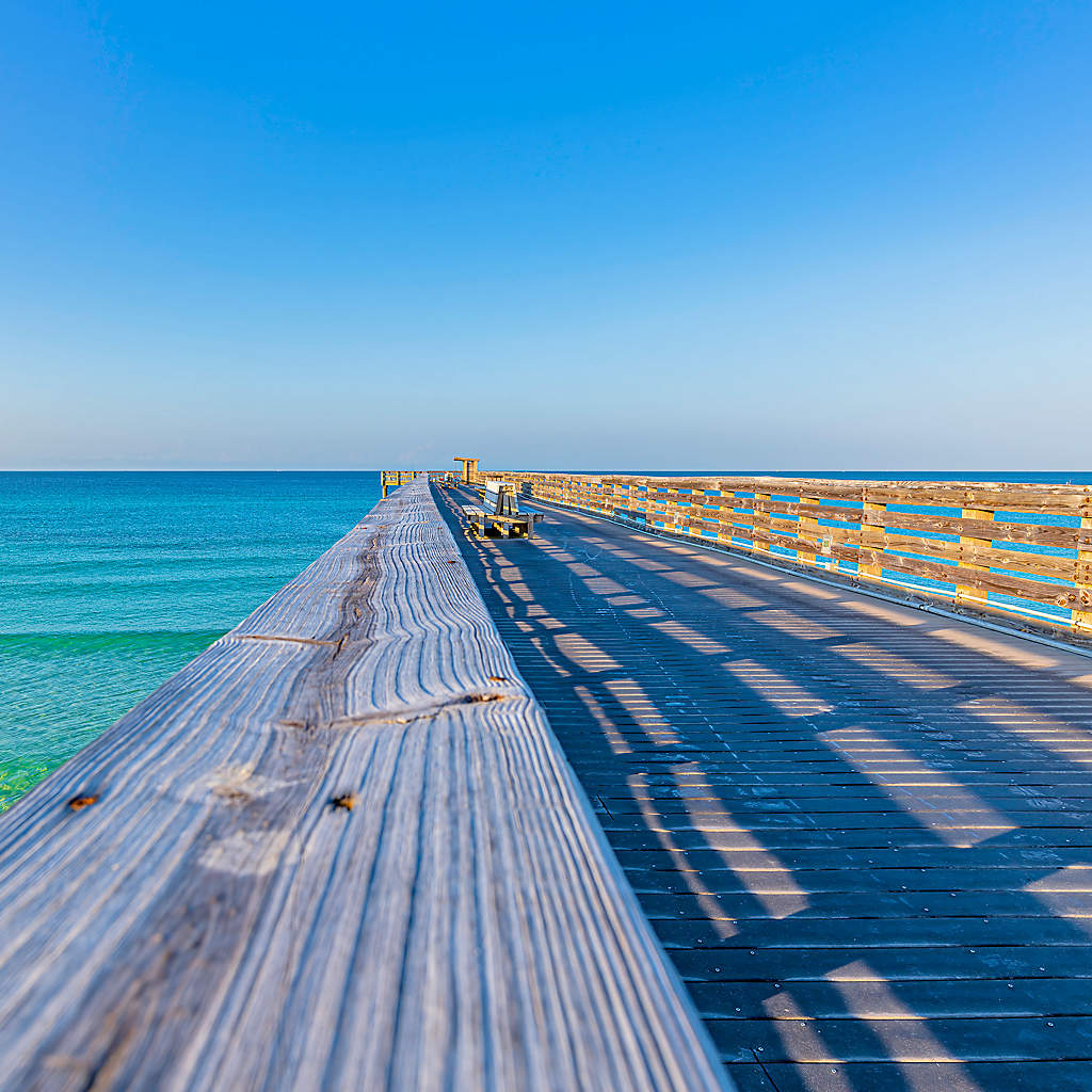 DIR-florida-panama-city-beach-st-andrews-state-park-wooden-fishing-pier-sunrise