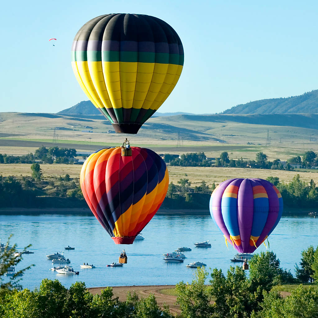 directory-colorado-balloons-and-boats-chatfield-reservoir-hot-air-balloons-treetops
