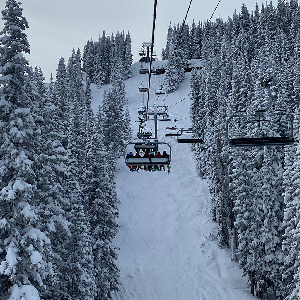 directory-colorado-vail-skiing-chairlift-view-snow-winter